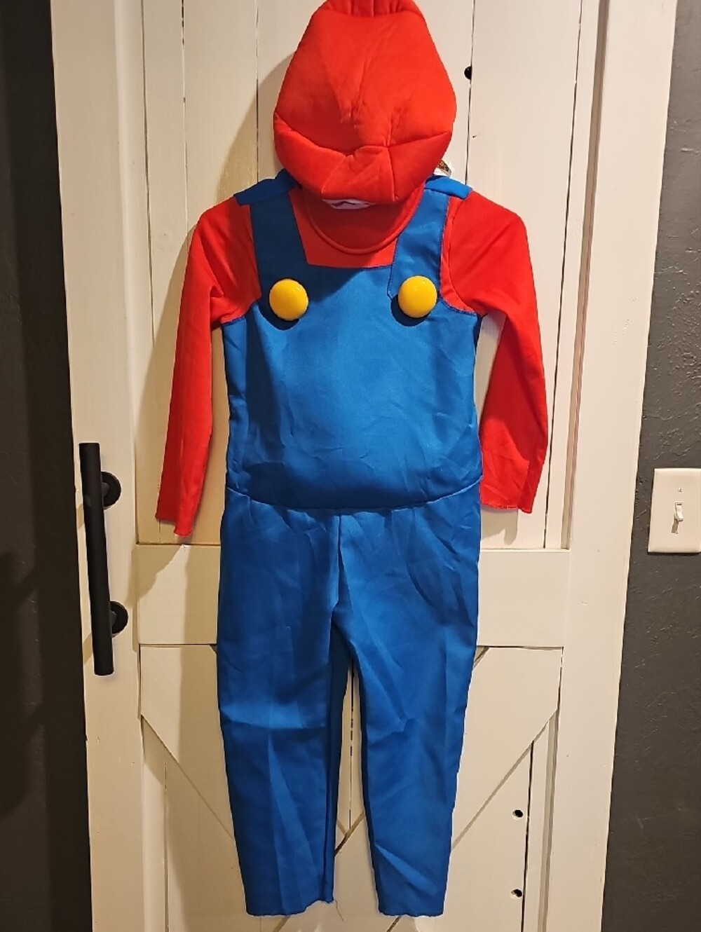 Nintendo Super Mario Costume - Picture 4 of 6